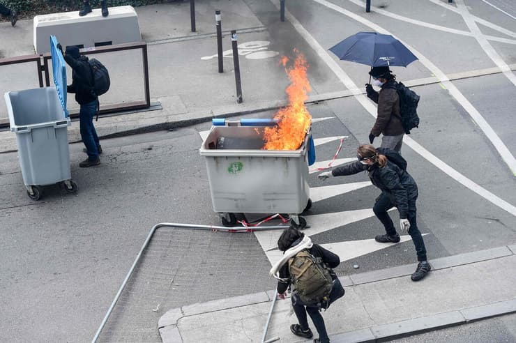צרפת מחאה נגד רפורמה פנסיה של עמנואל מקרון נאנט