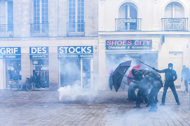 צרפת מחאה נגד רפורמה פנסיה של עמנואל מקרון נאנט