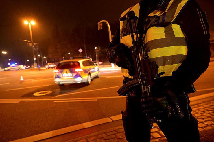 המבורג גרמניה זירה זירת ירי יריות שישה הרוגים נהרגו