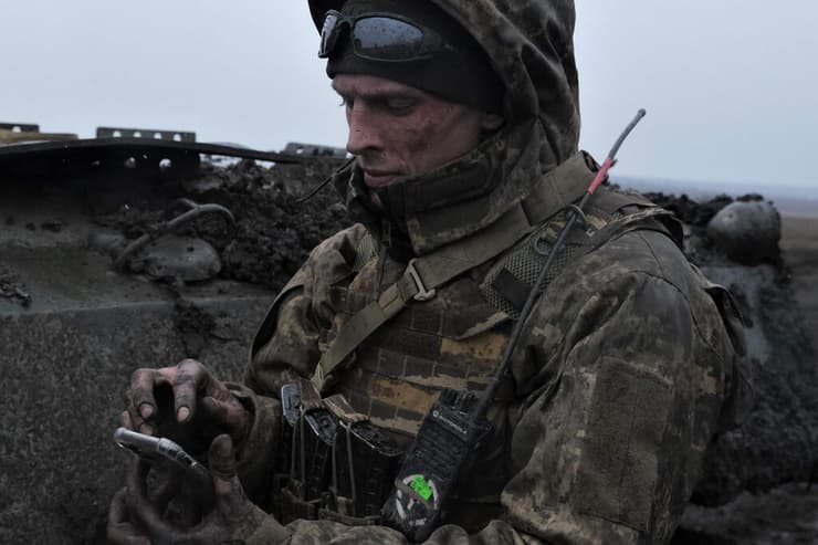 לוחמים של אוקראינה באזור בחמוט מלחמה רוסיה
