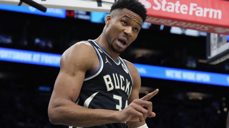 שחקן מילווקי באקס יאניס אנדטוקומבו