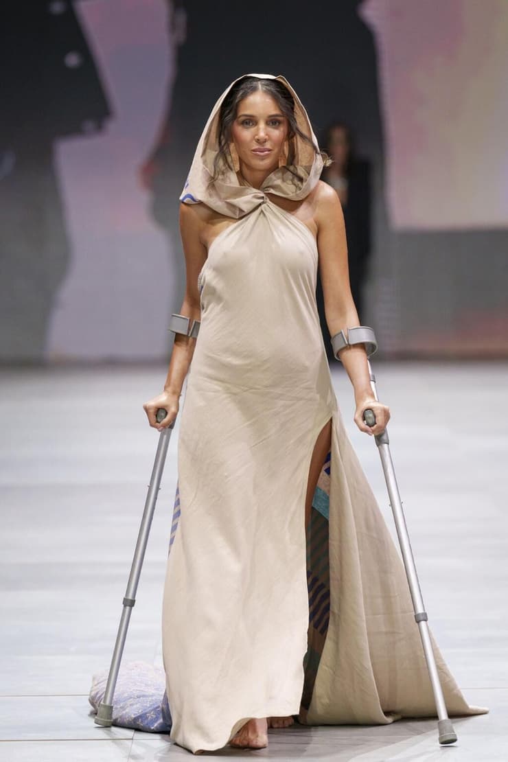 שחף גרשון בתצוגה של Rewear by Azrieli X E-Fashionista בשבוע האופנה קורנית תל אביב 2023
