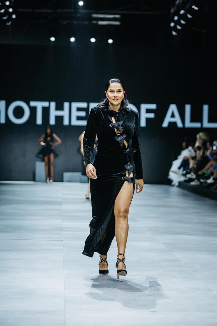 רנא רסלאן בתצוגה של Mother Of All בשבוע האופנה תל אביב, 2023