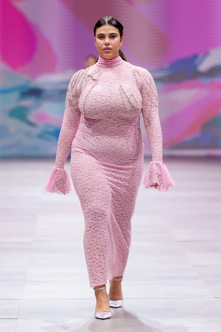 התצוגה של שחר אבנט בשבוע האופנה קורנית תל אביב 2023