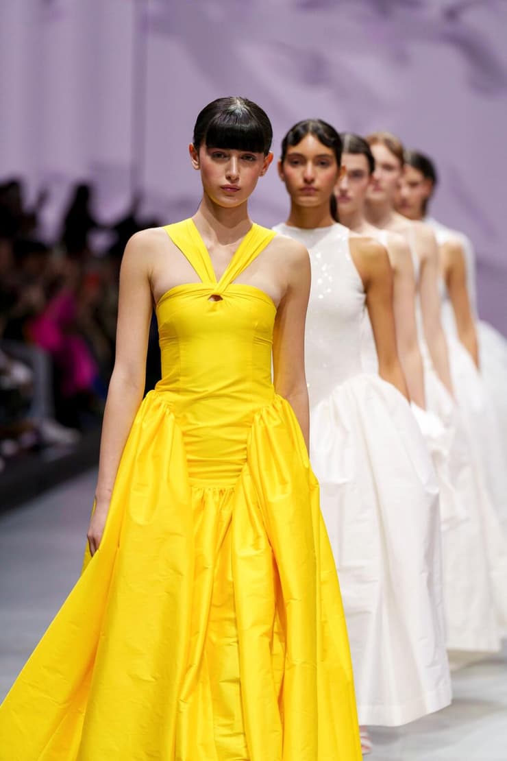 התצוגה של שחר אבנט בשבוע האופנה קורנית תל אביב 2023