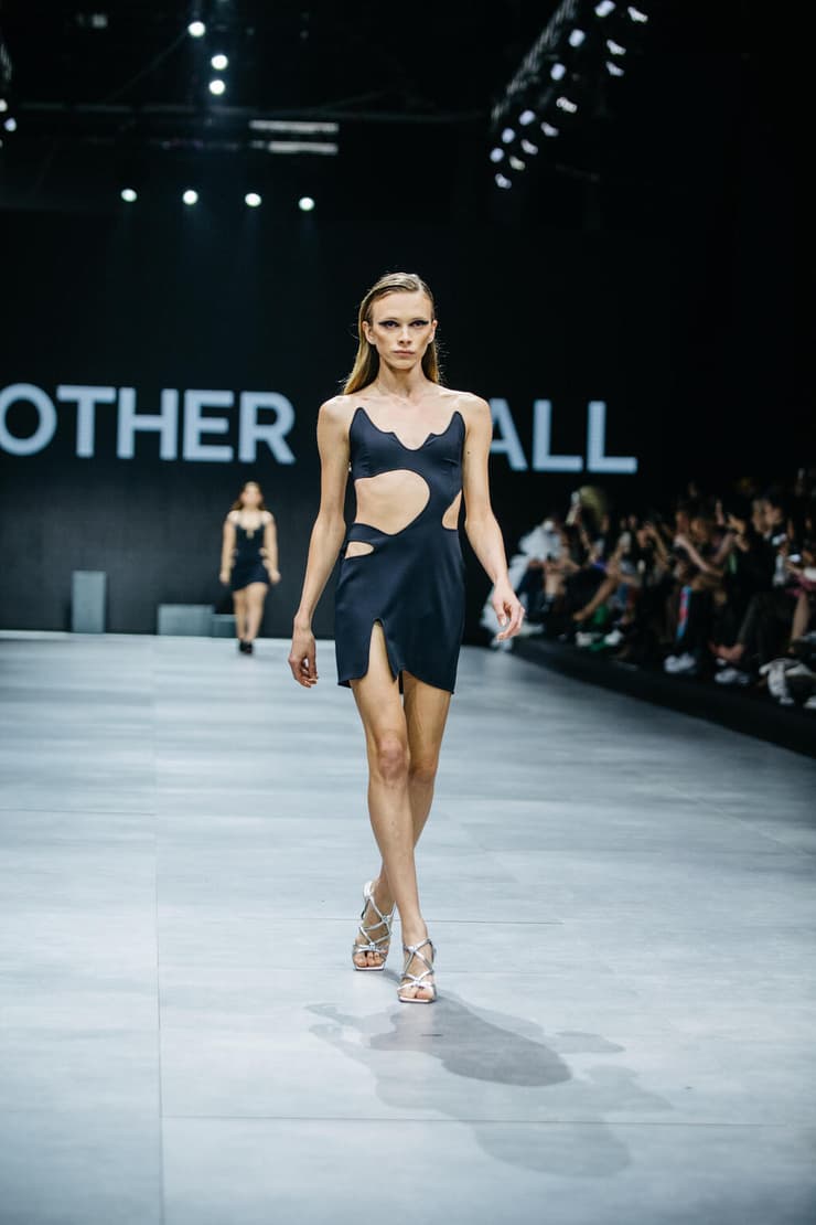 סתיו סטרשקו בתצוגה של Mother Of All בשבוע האופנה תל אביב, 2023