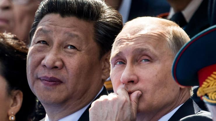 נשיא רוסיה ולדימיר פוטין ו נשיא סין שי ג'ינפינג בביקור קודם של שי במוסקבה ב2015