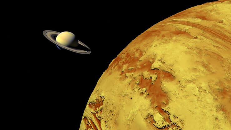 הירח טיטאן וכוכב הלכת שבתאי