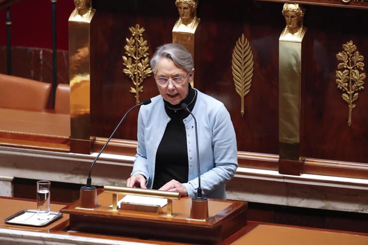 ראש ממשלת צרפת אליזבת בורן הצעות אי אמון ב פרלמנט