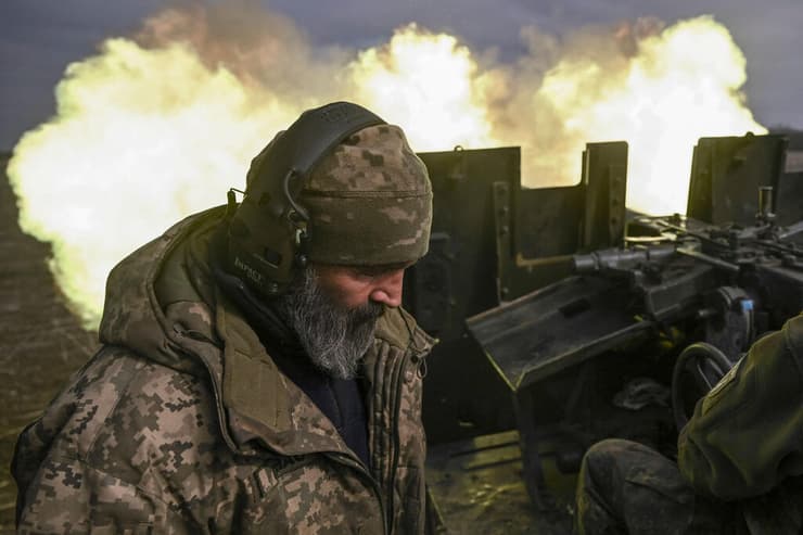 לוחמים של צבא אוקראינה בקרבות באזור בחמוט מלחמה מול רוסיה