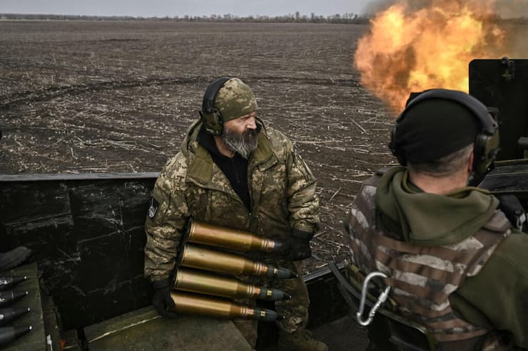 לוחמים של צבא אוקראינה בקרבות באזור בחמוט מלחמה מול רוסיה