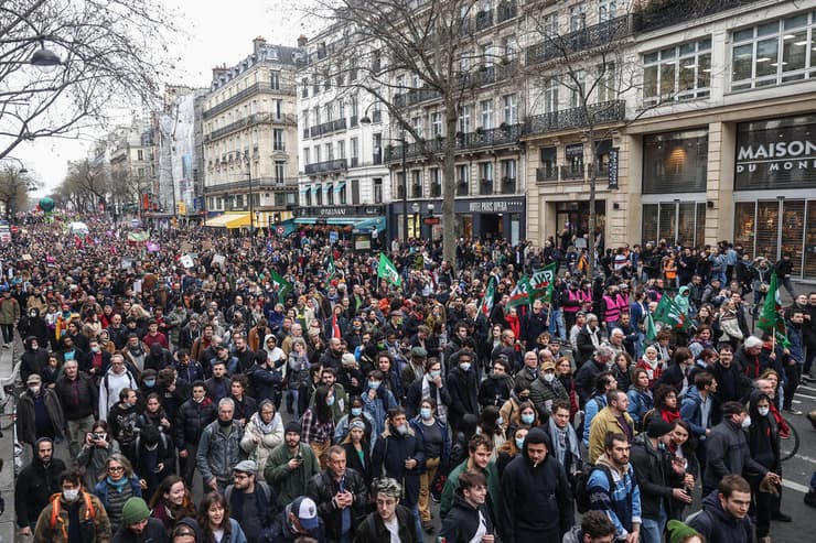 צרפת פריז מחאה רפורמה פנסיה