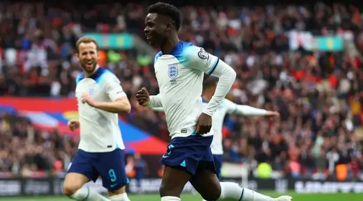 בוקאיו סאקה חוגג