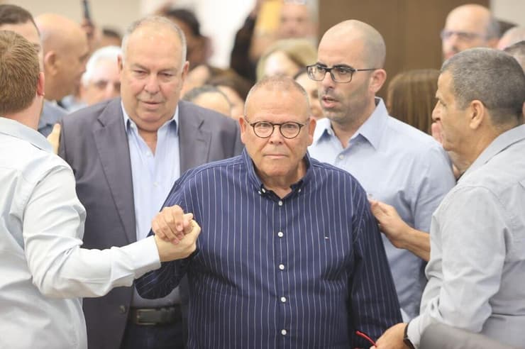 ארנון בר דוד במסיבת עיתונאים נגד החקיקה של המהפכה המשפטית