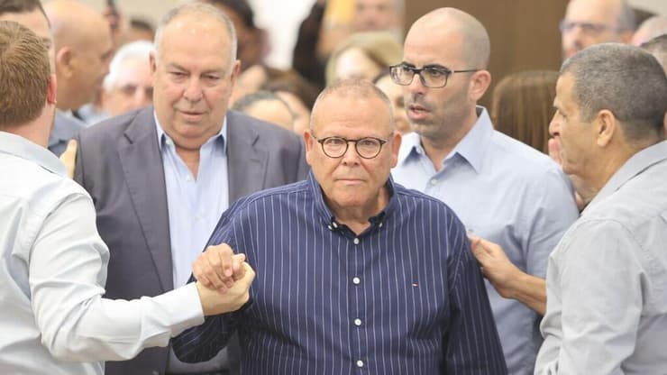 ארנון בר דוד במסיבת עיתונאים נגד החקיקה של המהפכה המשפטית