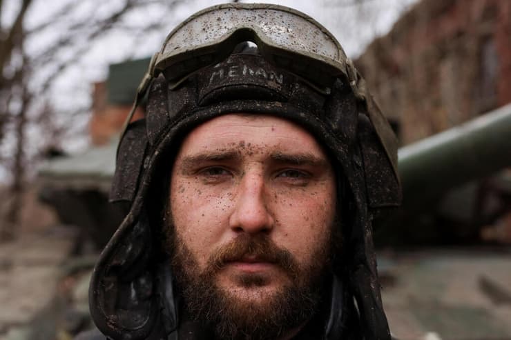 לוחם אוקראיני ב בחמוט מלחמה אוקראינה מול רוסיה