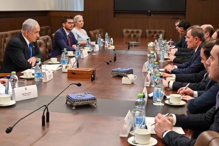 ראש הממשלה בנימין נתניהו בפגישה עם שר החוץ של אזרבייג'ן ג'ייהון ביירמוב
