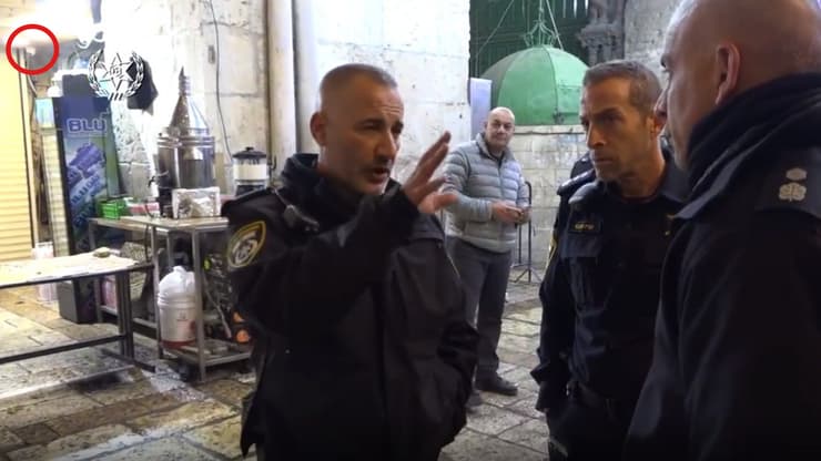 מצלמות אבטחה בשער השלשלת בירושלים מתיעוד שהעלתה המשטרה לאחר הפיגוע