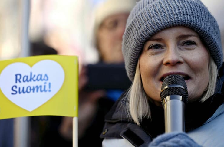 פינלנד בחירות ריקה פורה מנהיגת מפלגת הפינים ימין קיצוני