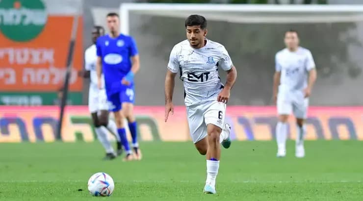 איהאם שחאדה עם הכדור