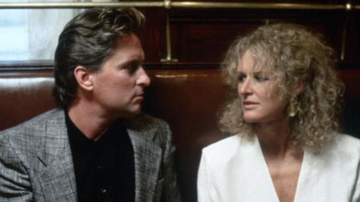 מתוך הסרט "חיזור גורלי"