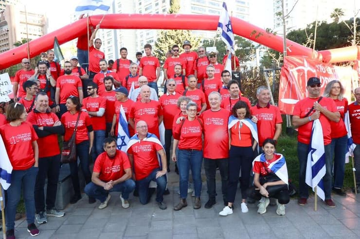 "הקו האדום שלי" נגד המהפכה המשפטית בתל אביב