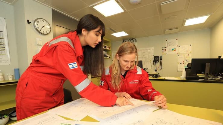 קונסטנטינה מונדלו ומרתה ליסנה