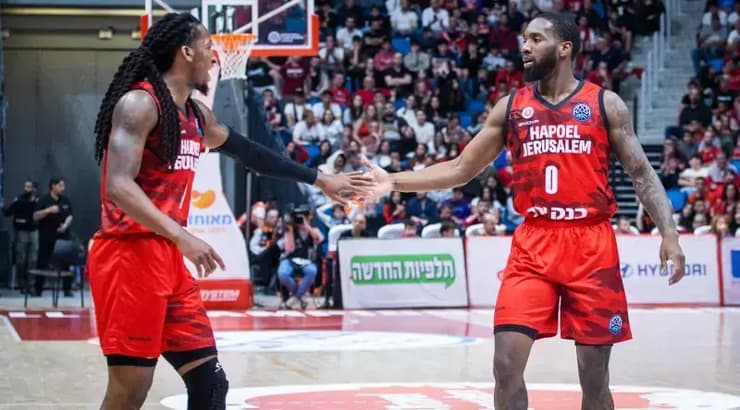 ספידי סמית' וקאדין קרינגטון