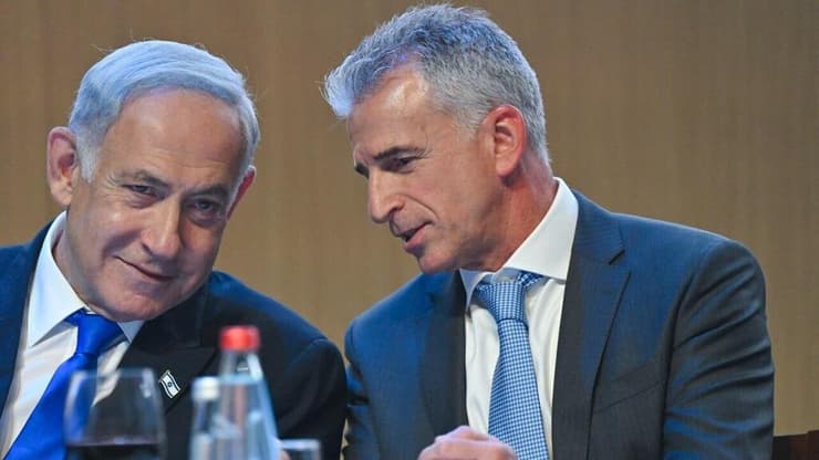 ראש הממשלה בנימין נתניהו וראש המוסד דוד ברנע בטקס