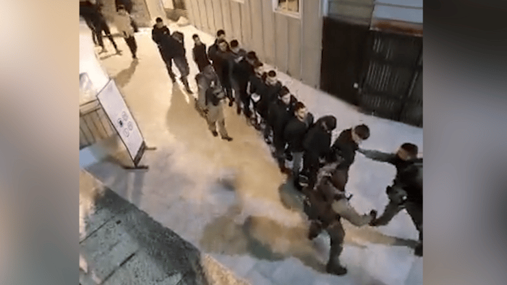 עצורים במסגד בירושלים
