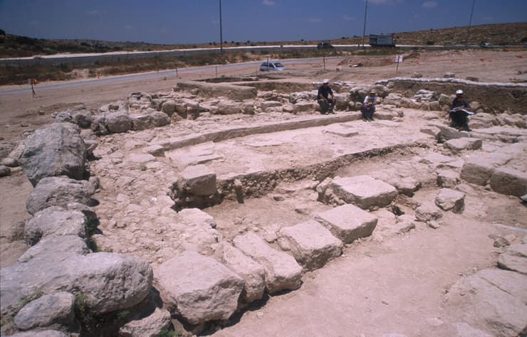 בית הכנסת במודיעין בעת החפירות