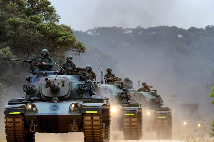 צבא טייוואן פועל על רקע תרגיל של צבא סין סביב האי