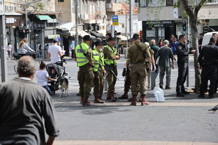 חיילים מתגברים את כוחות הביטחון בתל אביב