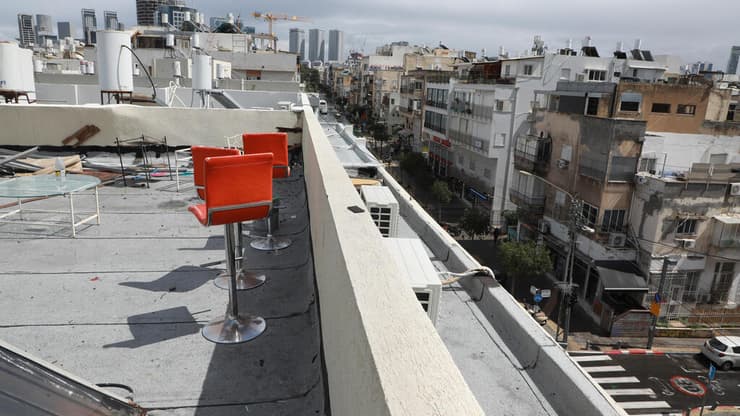 אדם נפל ממרפסת ברחוב בוגרשוב בתל אביב