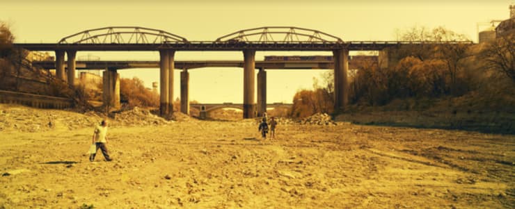 הנהר העובר ברומא, ללא מים. מתוך הסרט