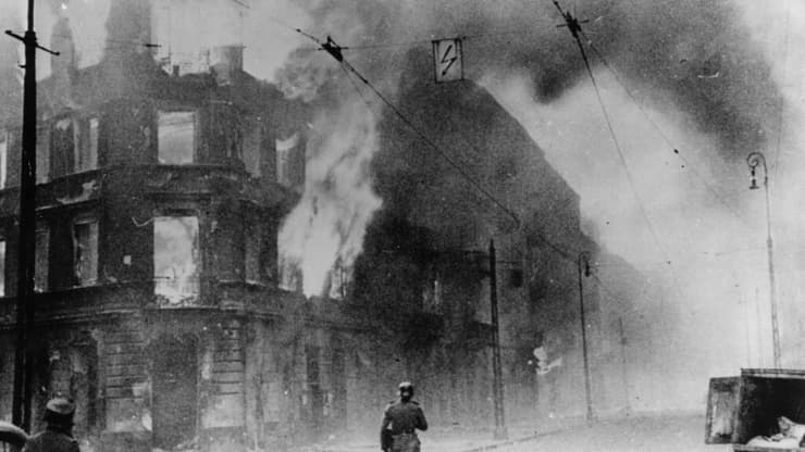 ארכיון פרויקט מיוחד מרד גטו ורשה הריסות שריפה השואה שואה נאצים
