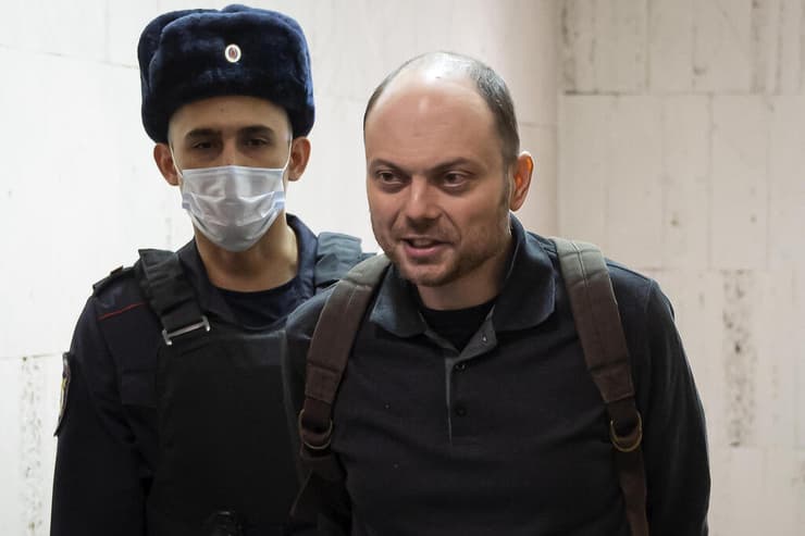 ולדימיר קארה מורזה איש אופוזיציה ב רוסיה מאסר על בגידה