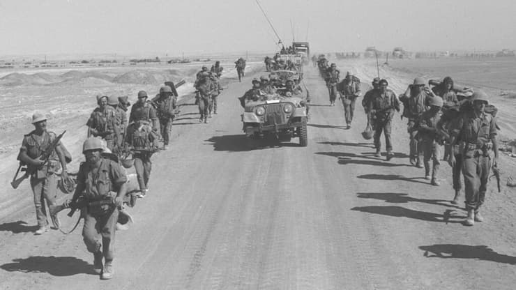 צנחנים ישראלים לאורך תעלת סואץ, 1973