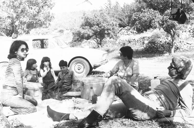 משפחה בפיקניק ביער ירושלים, 1977