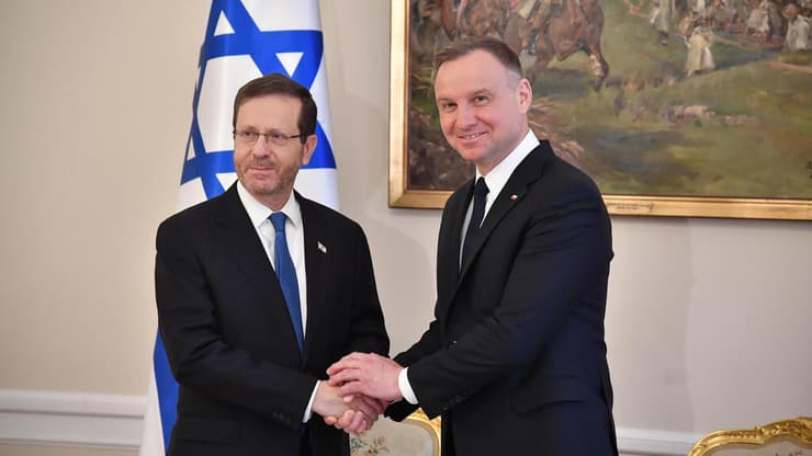 נשיא המדינה יצחק הרצוג עם נשיא פולין  אנדז'יי דודה 