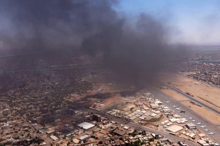 עשן בעיר הבירה של סודן חרטום