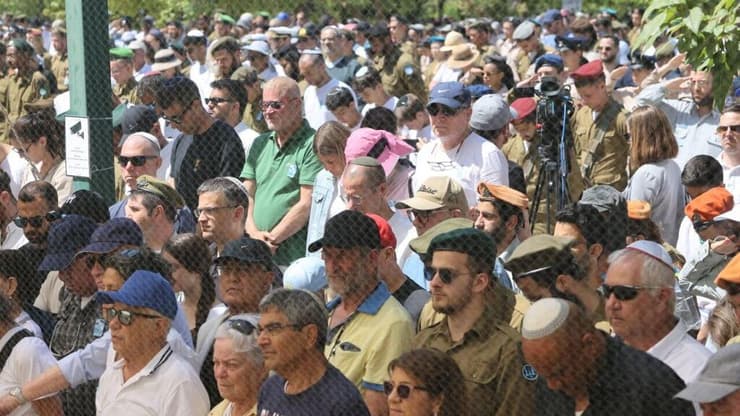 טקס זיכרון ממלכתי בבית העלמין הצבאי בקריית שאול תל אביב