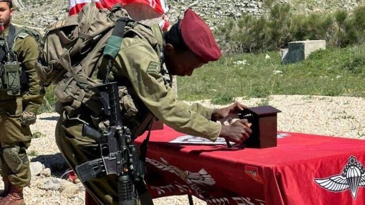 טקס זיכרון של לוחמי הצנחנים בגבול לבנון
