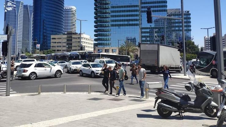 פקקים בתל אביב לאחר שהרמזורים הפסיקו לעבוד בעקבות הפסקת החשמל