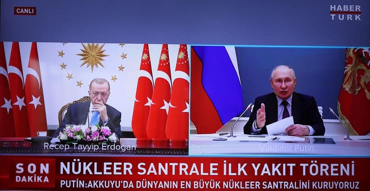 נשיא טורקיה רג'פ טאיפ ארדואן הופעה ראשונה אחרי שהפסיק את קמפיין הבחירות