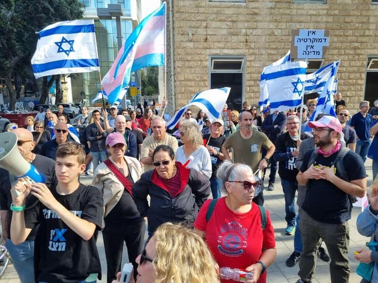 הפגנה מחוץ לאירוע בהשתתפותו של שמחה רוטמן בתל אביב