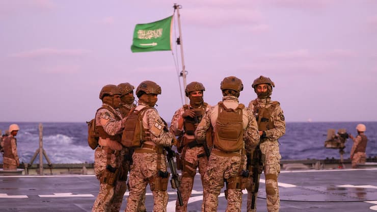 פורט סודן אזרחים זרים מפונים על ידי צבא סעודיה