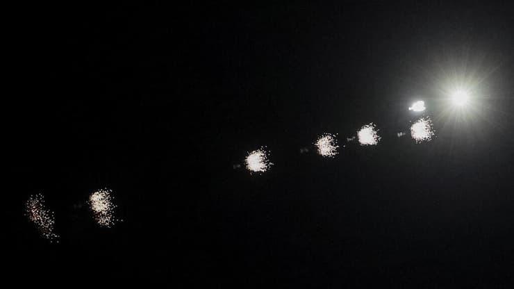 אוקראינה פיצוצים בשמי קייב במהלך מתקפת מל"טים של רוסיה 3 במאי לפנות בוקר