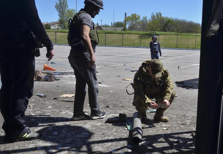 אוקראינה הפצצה ב שוק בעיר חרסון בדרום המדינה