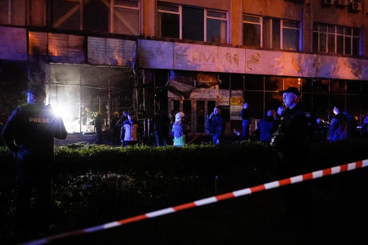 קייב בניין שנפגע מ רסיסי כטב"מ של רוסיה אוקראינה